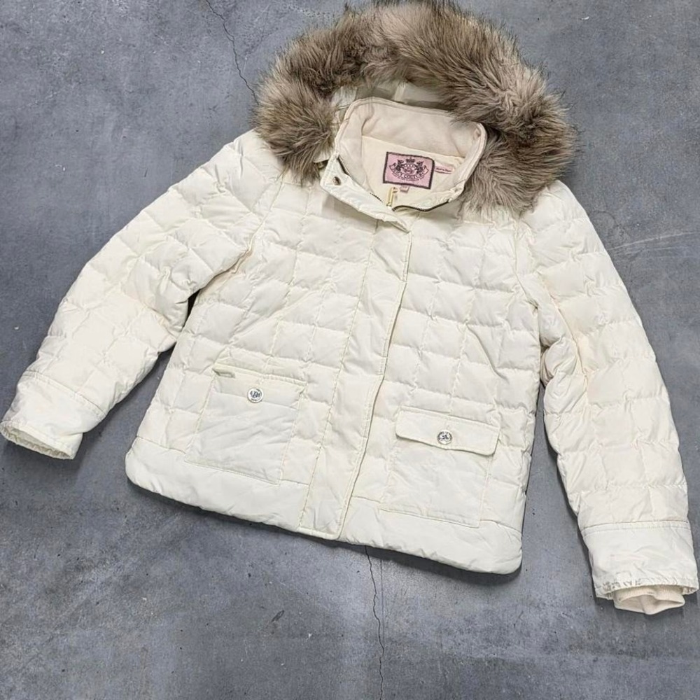 Vintage 90s 00s Juicy Couture Women's cream puffer y2k jacket fur hood
